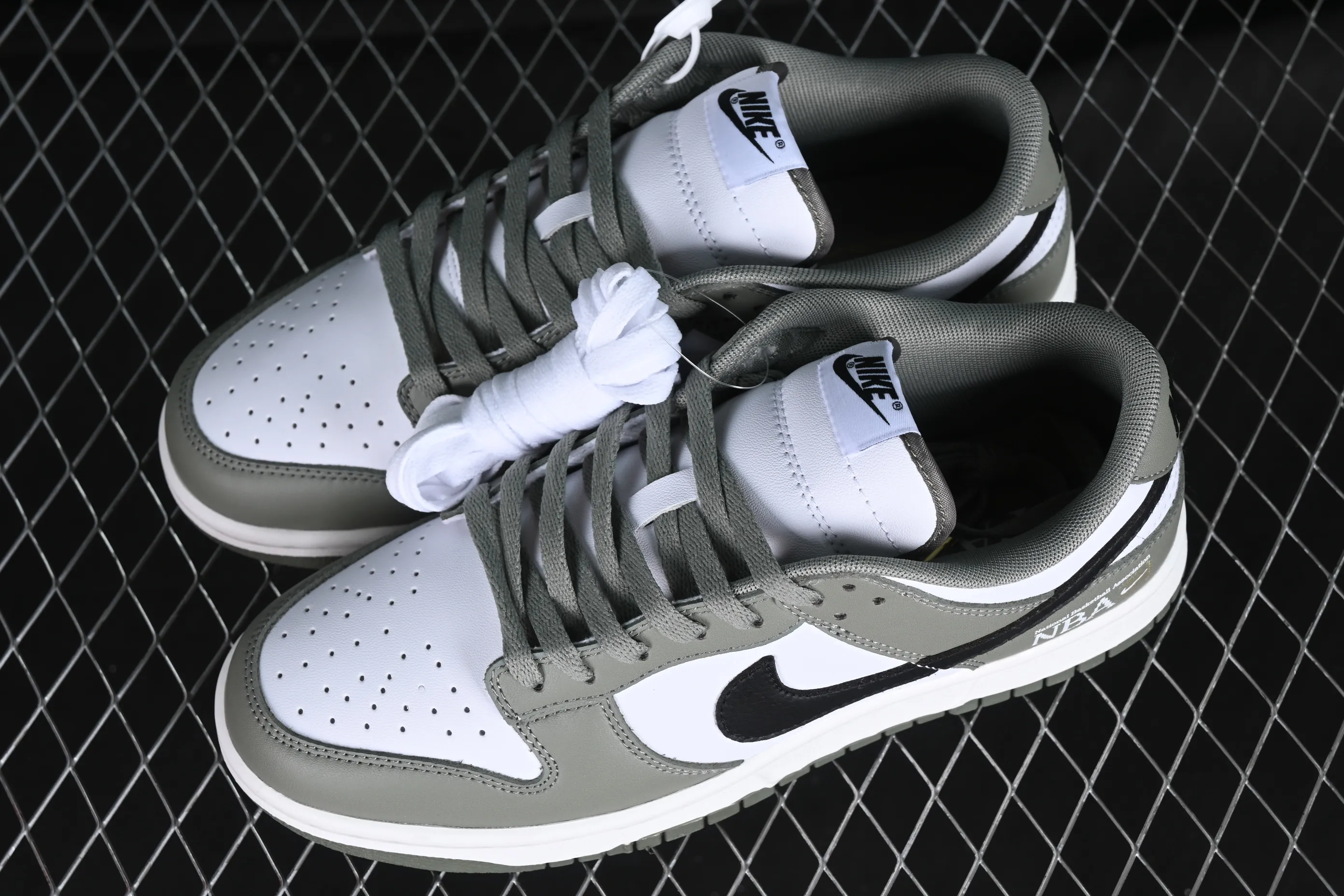 All Categories Nk SB Dunk Series Nk SB Dunk Low Low-top sneakers N version Nk Dunk Low "Paris" NBA Paris Game SB low-top casual sneakers FZ4624-001